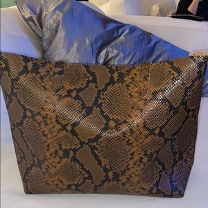 Leather snake pattern large tote AQUA BRAND